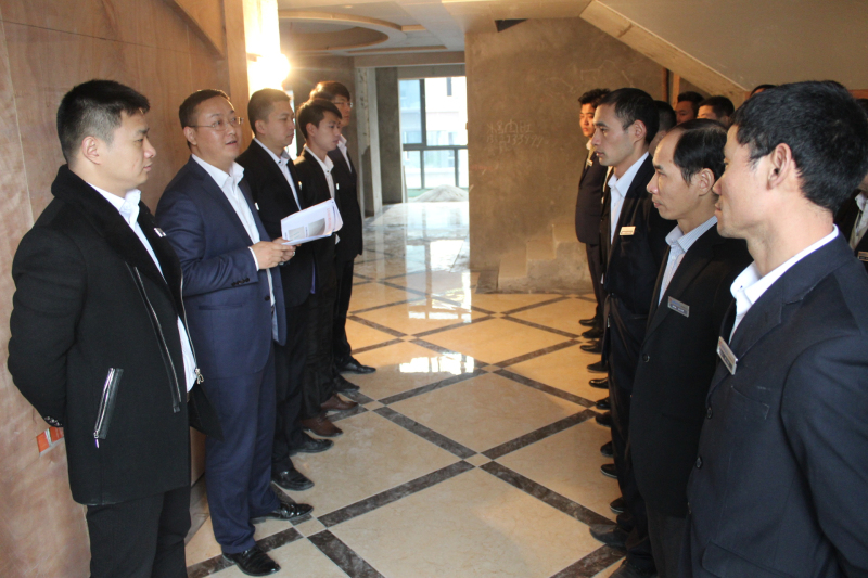 新思路裝飾舉辦施工知識現(xiàn)場培訓